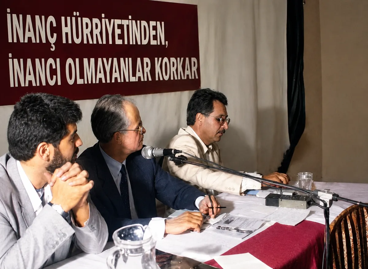 İNAN HÜRRİYETİNDEN İNANCI OLMAYANLAR KORKAR