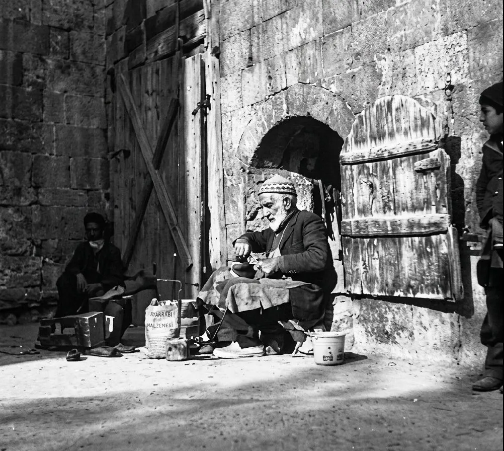 Harran Kapı’nın Ayakkabı Tamircileri